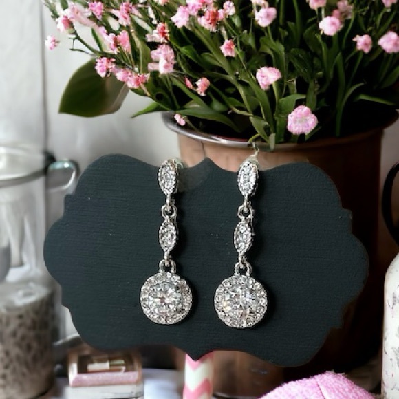 Jewelry - New! Dainty Silver Crystal Drop Earrings
